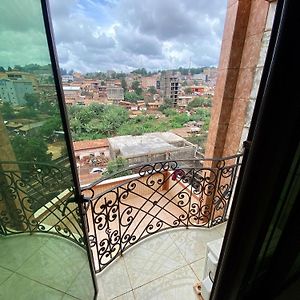 Balatsit Hotel Bafoussam Exterior photo