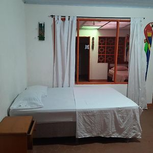 Hostel Casa Blanca Amazon Λετίσια Exterior photo