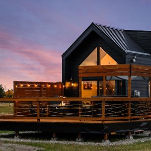 Modern Tiny Cabin, With Hot Tub In Choteau Mt Διαμέρισμα Exterior photo