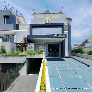 Double D Guesthouse Syariah Bukittinggi Exterior photo