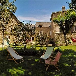 Le Clos Du Barry Bed and Breakfast Sévérac-lʼÉglise Exterior photo