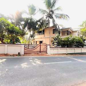 Chaithanya Residency Βίλα Kunnamangalam Exterior photo