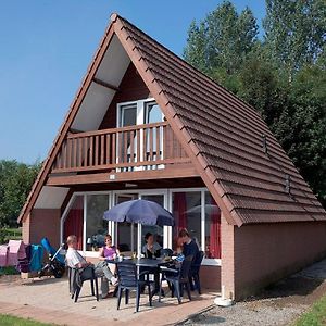 Bungalow in a holiday park near Maastricht Βίλα Susteren Exterior photo