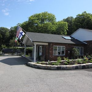 Heidi'S Inn Brewster Exterior photo