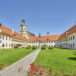 Augustiner-Chorherrenstift Reichersberg Ξενοδοχείο Reichersberg  Exterior photo