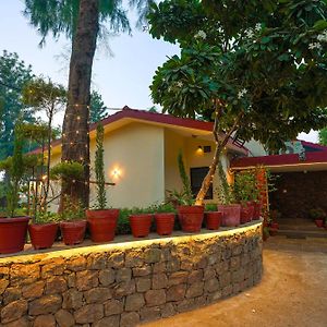 Farm The Retreat - With Private Pool Βίλα Manesar Exterior photo