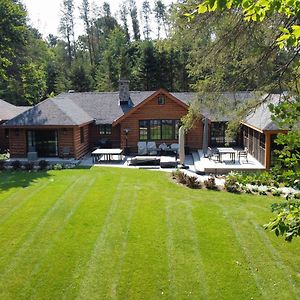 Haliburton Post House Ξενοδοχείο Minden Exterior photo