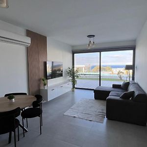 Siesta Beachfront Apartments Κερύνεια Exterior photo