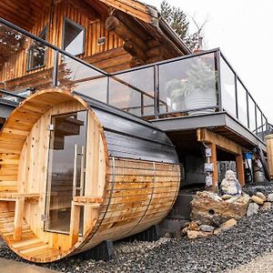 The View Point Lodge Cozy Log House With Hot Tub Βερνόν Exterior photo