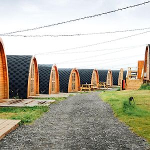 Open Meadow Glamping Pod - Let's go Hydro Ξενοδοχείο Drumbo Exterior photo