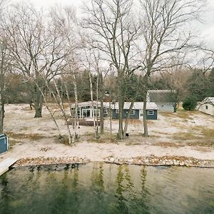 Latitude Adjustment In Elk Rapids Βίλα Exterior photo