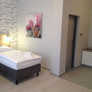 Pension Phoenix Ξενοδοχείο Znojmo Room photo