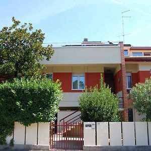 Villa Fiore Πέζαρο Exterior photo