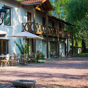 La Ferme Aux Biches Bed and Breakfast Commelle-Vernay Exterior photo