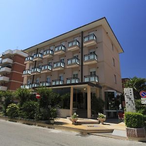 Hotel Conti Ρίμινι Exterior photo