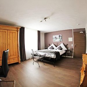 Apado-Hotel Garni Χόμπουργκ Room photo