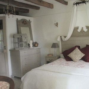 Ferme Saint Joseph Bed and Breakfast Le Fousseret Room photo