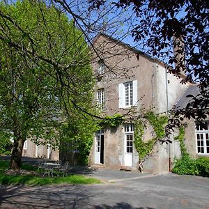 La Bonne Ecole Bed and Breakfast Les Landes-Genusson Exterior photo