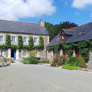 Manoir De Kercadic Bed and Breakfast Squiffiec Exterior photo