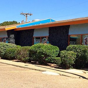 Crystal Palace Inn Brownfield Exterior photo