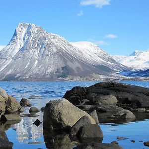 Skomakergarden Βίλα Ulsteinvik Exterior photo