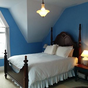 Fairmont House Bed & Breakfast Bed and Breakfast Mahone Bay Room photo