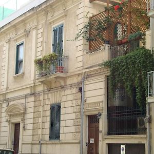 La Maison Des Livres Bed and Breakfast Ρέτζιο ντι Καλάμπρια Exterior photo