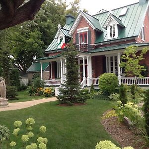 La Belle Aux Berges Bed and Breakfast Saint-Denis-sur-Richelieu Exterior photo