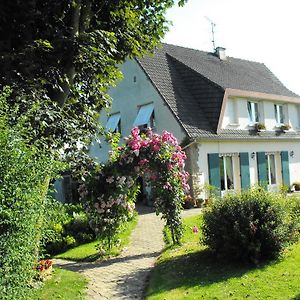 Maison D'Hotes Les Vallees Bed and Breakfast Saint-Quentin-sur-le-Homme Exterior photo