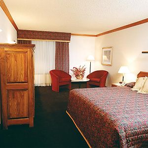 Hotel Gouverneur Ile Charron Boucherville Room photo