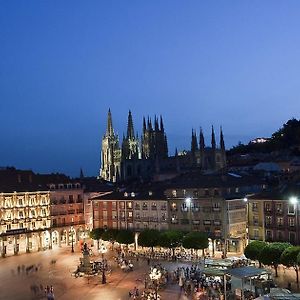 Apartamento Turistico Plaza Mayor Διαμέρισμα Burgo Exterior photo