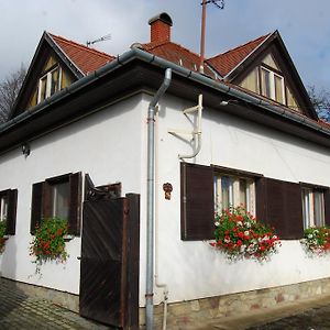 Boroka Apartmanhazak - Fagyoengy House Ξενοδοχείο Velem Exterior photo