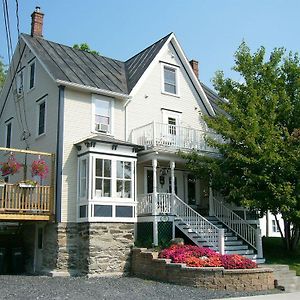 Auberge Marquis De Montcalm Ξενοδοχείο Σέρμπρουκ Exterior photo