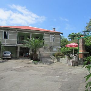 Joni Guest House Μπατούμι Exterior photo