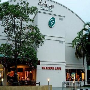 Traders Inn Brunei Μπαντάρ Σερί Μπεγκαβάν Exterior photo