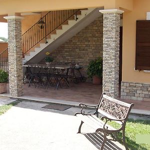 Il Giardino Degli Ulivi Bed and Breakfast Canneto  Exterior photo