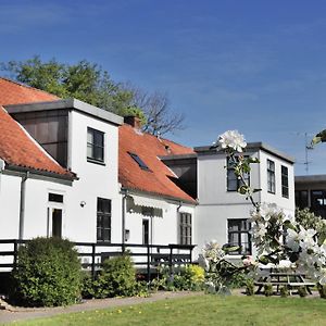 Provstegarden Bed & Breakfast Bed and Breakfast Hovedgård Exterior photo