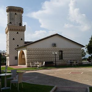 La Vecchia Torre Βίλα San Nicola Manfredi Exterior photo