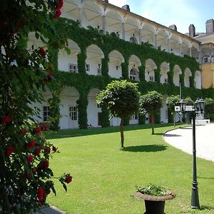 Gaestehaus Schloss Aschach Ξενοδοχείο Aschach an der Donau Exterior photo