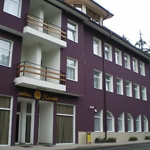 Family Hotel Helios Σεβλίεβο Exterior photo