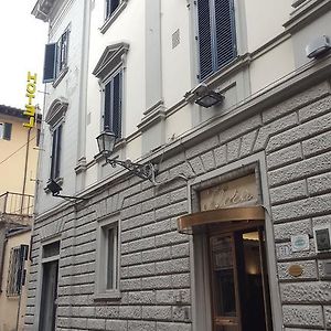 Hotel Flora Πράτο Exterior photo