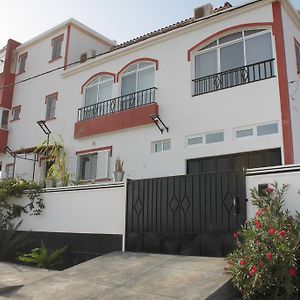 Yria Residencial Bed and Breakfast Porto Novo Exterior photo