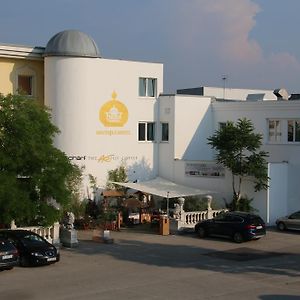 Hotel Freizeittempel Βίνερ Νόιστατ Exterior photo