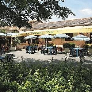 Logis Hotel Restaurant Le Flamant Rose Camargue Albaron Exterior photo