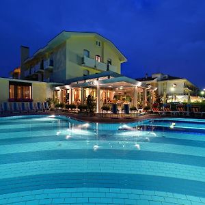 Junior Family Hotel Cavallino-Treporti Exterior photo