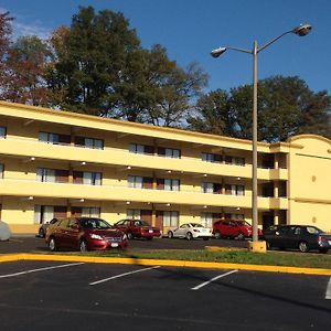 Diamond Inn & Suites Ρίτσμοντ Exterior photo