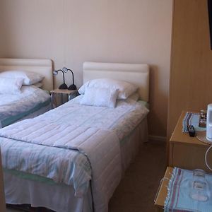 Tremains Guest House Bridgend  Room photo