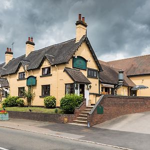 Golden Lion Hotel Rugby Exterior photo