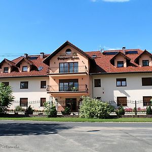 Pensjonat Korona Bed and Breakfast Modrzyca Exterior photo