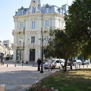 Two Bedroom Townhouse Mika Ρούσε Exterior photo